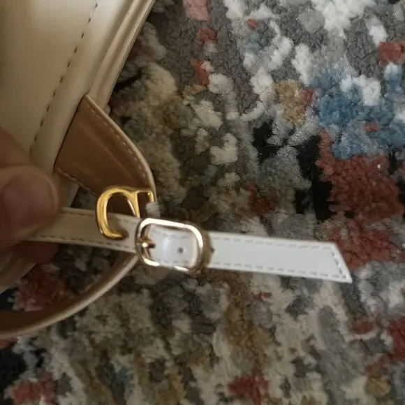 Cream/White Strappy  Sandals - Picture 4 of 6